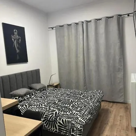 Free Parking Apartment Breslau